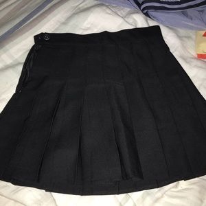 Black pleated skirt